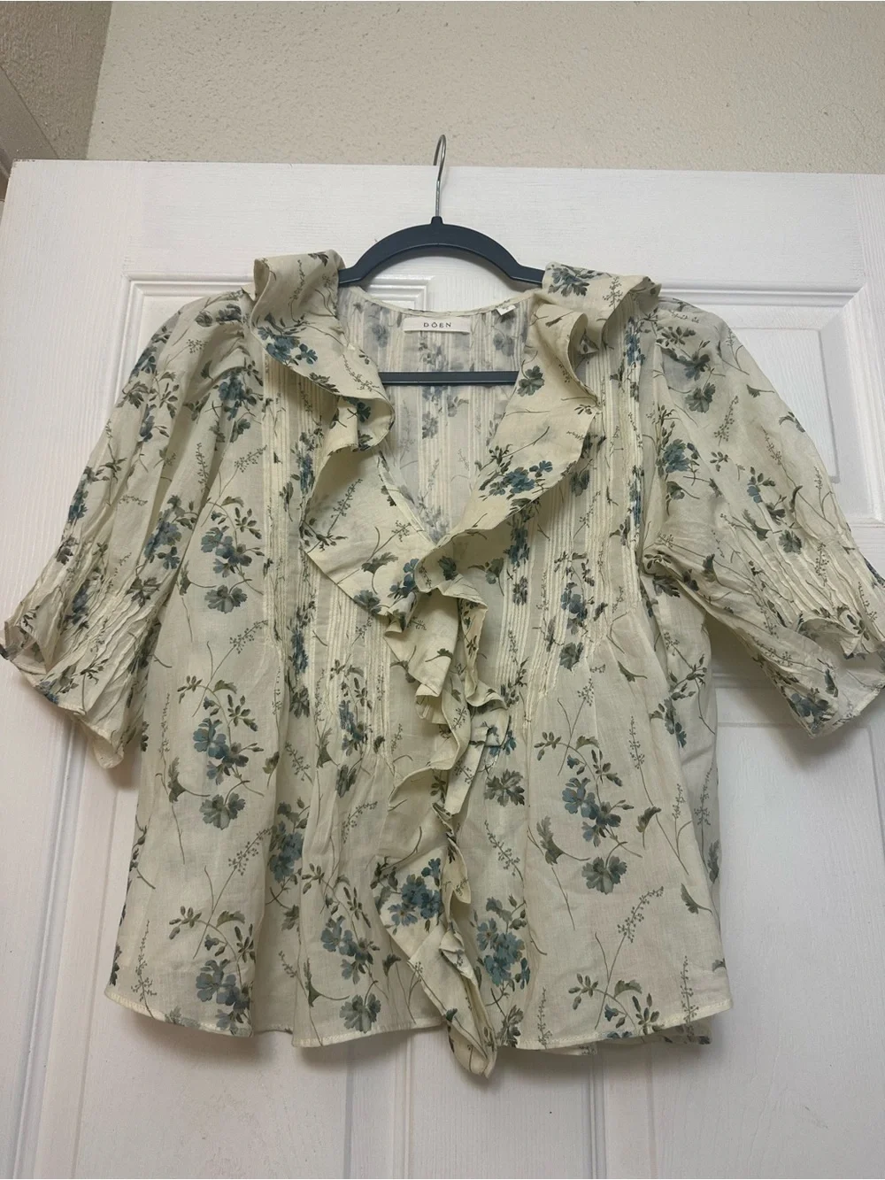 Doen Cream Floral Ruffle Blouse with Blue & Green Accents